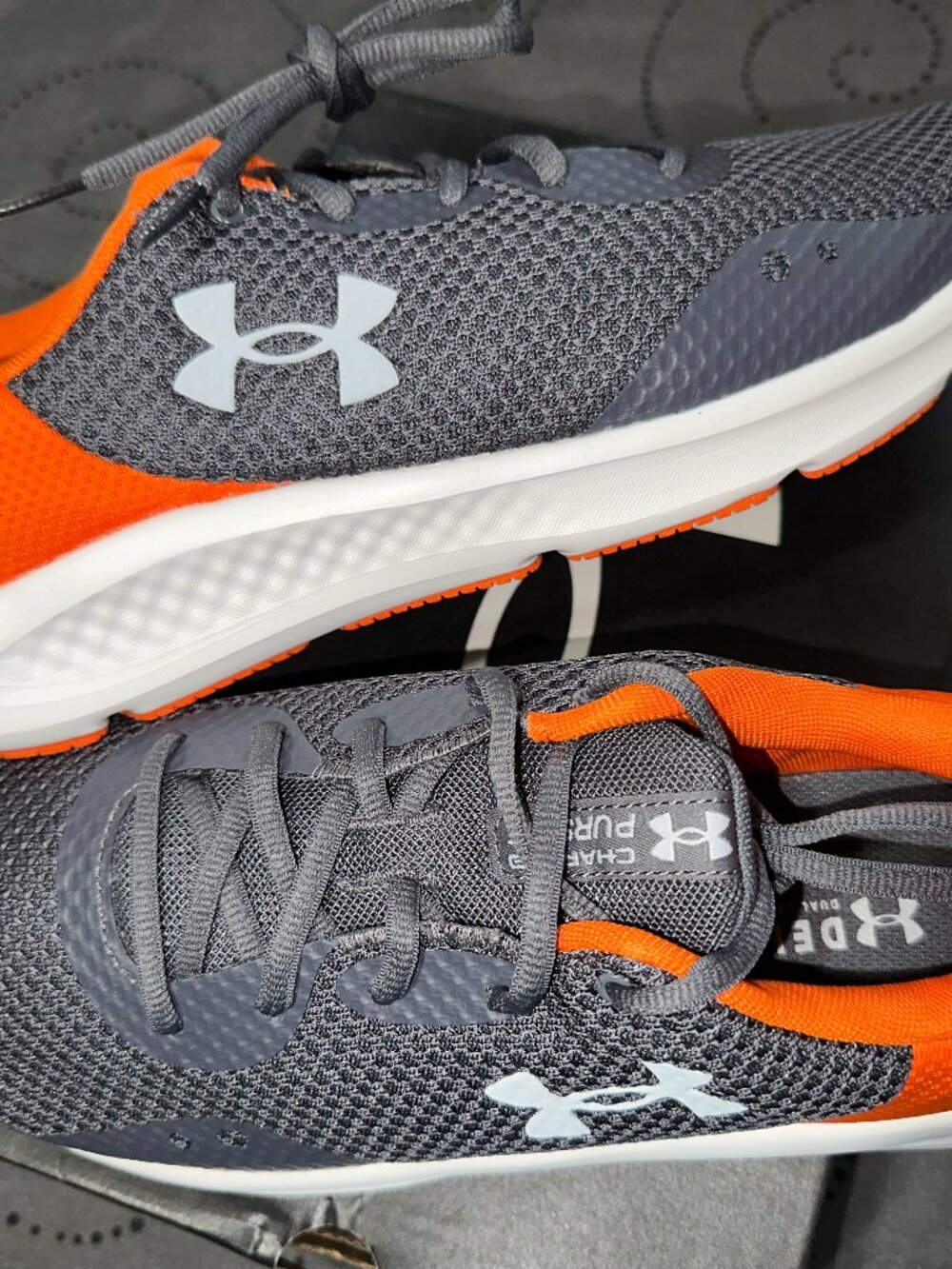 UNDER ARMOUR CHARGED PURSUIT GRAY ORANGE & WHITE SHOES SIZE 11.5 11 10. MEN NWB